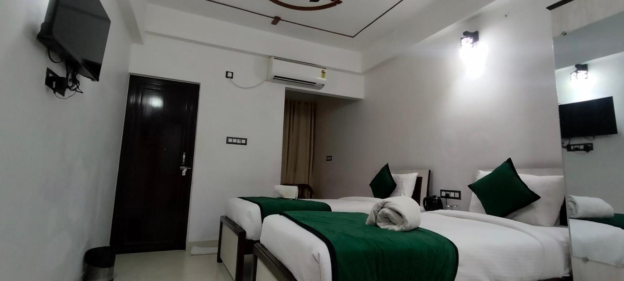 Hotel Aman Residency Allāhābād Junction 外观 照片