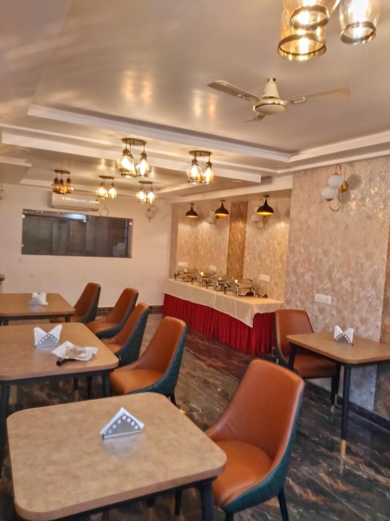 Hotel Aman Residency Allāhābād Junction 外观 照片